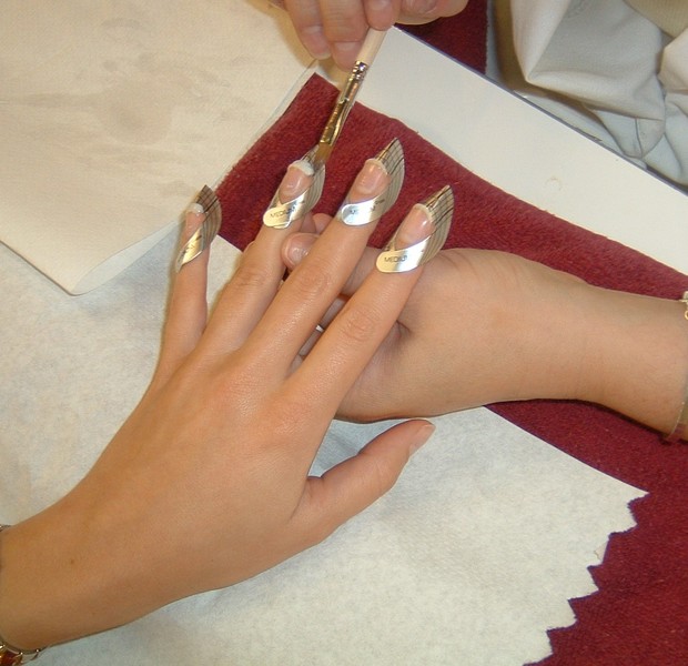 Как выбрать курсы обучения наращиванию ногтей для женщин.