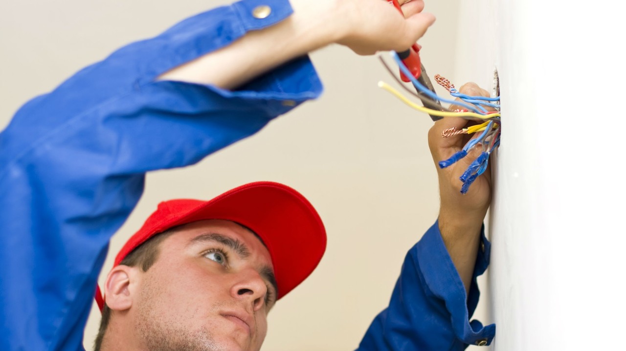 Где закончить (недельные, недолгие) курсы обучения электриков за ...